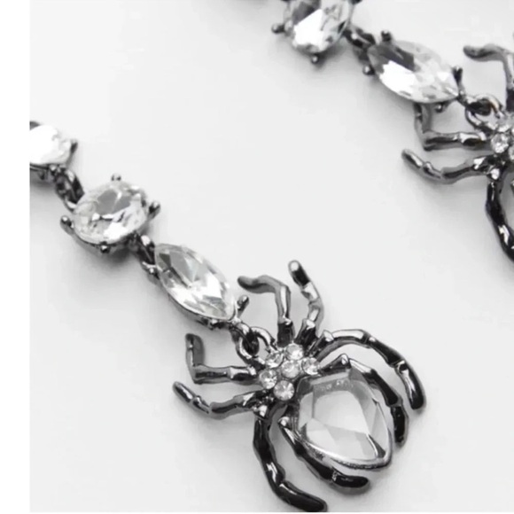 Gothic Spider Crystal Earrings - Picture 4 of 8